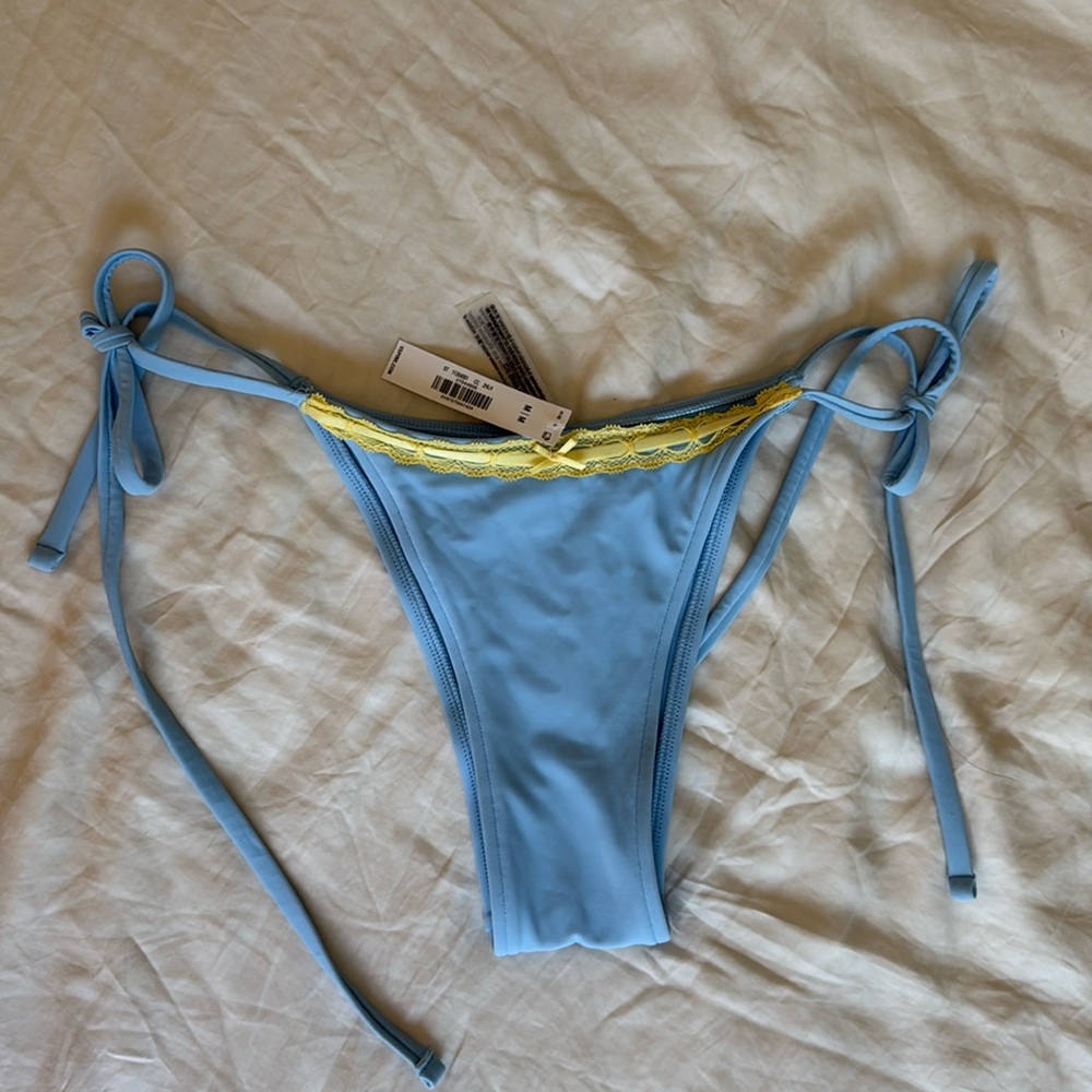 VS PINK Frankies Bikinis NWT Medium Blue Rosemary Itsy Cheeky Bikini Bottom